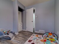 15 1210 Flexman Cres