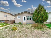 01 245 Edward St