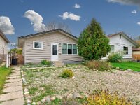 02 245 Edward St