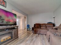 04 245 Edward St