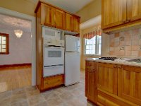 15 2648 Retallack St