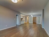 08 301-2300 Broad St