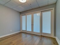 20 301-2300 Broad St
