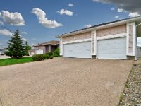 49 3511 Bishop Cres