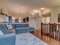 06 751 Bluebird Cres